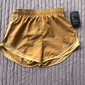 Nike Small Women’s Athletic Shorts (Gold)